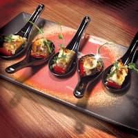 Тапас с запечённым перцем и говядиной для фуршета в Алматы, кейтеринг